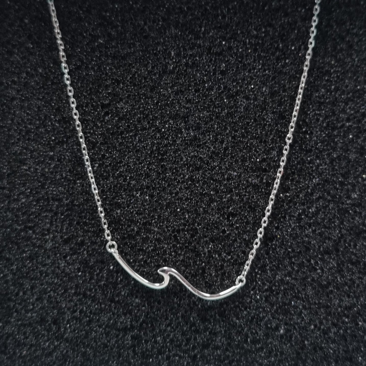 Wave of Faith Necklace in 925 Sterling Silver